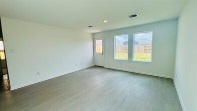 9206 Speckled Trout Dr in Baytown, TX - Building Photo - Building Photo