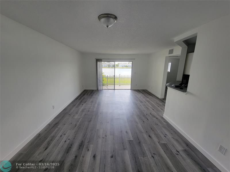 3465 NW 44th St in Lauderdale Lakes, FL - Foto de edificio