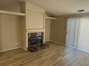 79900 Independence Way in La Quinta, CA - Foto de edificio - Building Photo