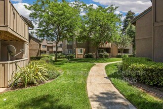 1127 Lakeview Cir in Pittsburg, CA - Building Photo - Building Photo