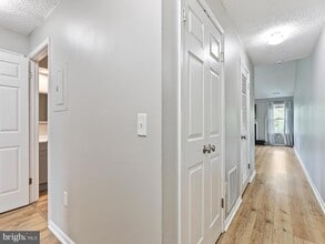 705 Eagles Chase Dr in Trenton, NJ - Building Photo - Building Photo