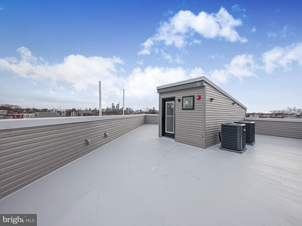 3017 Ridge Ave Photo