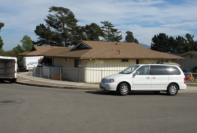 94-98 Calle Vista in Camarillo, CA - Building Photo - Building Photo