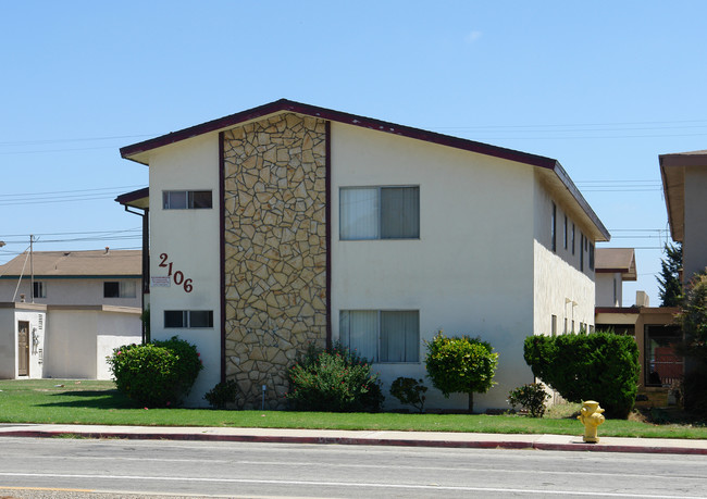 2106 N Ventura Rd in Oxnard, CA - Foto de edificio - Building Photo