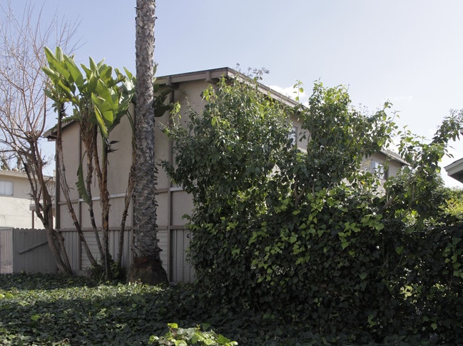 1854 W Valencia Dr in Fullerton, CA - Building Photo - Building Photo