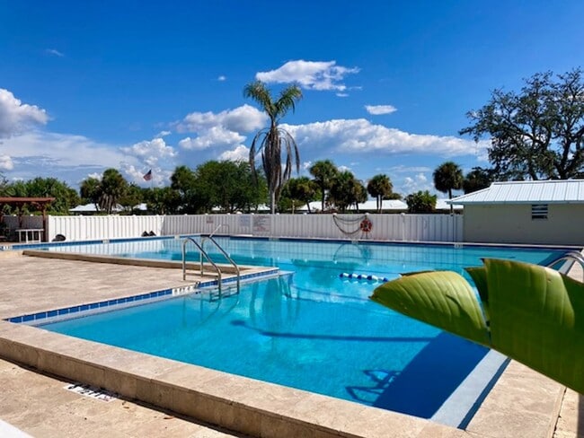 1215 Egret in Crystal River, FL - Building Photo - Building Photo