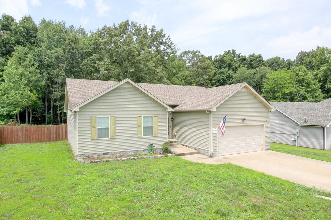 1168 Freedom Dr in Clarksville, TN - Building Photo