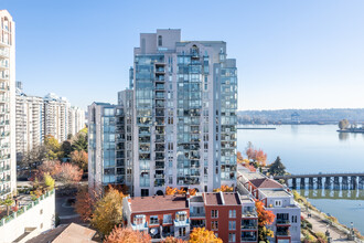 Excelsior in New Westminster, BC - Building Photo - Building Photo