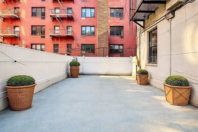 5 W 103rd St, Unit 1RW