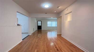 1520 NE 108th St in North Miami, FL - Building Photo - Building Photo