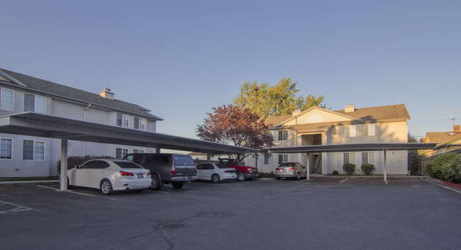 Cascade Apartments in Meridian, ID - Building Photo - Building Photo