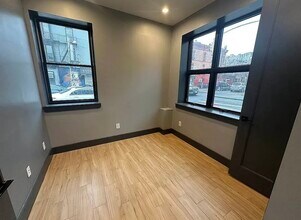 78 Rockaway Ave, Unit 1C in Brooklyn, NY - Building Photo - Building Photo