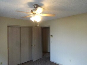 2097 Earlsway Dr in Grove City, OH - Building Photo - Building Photo