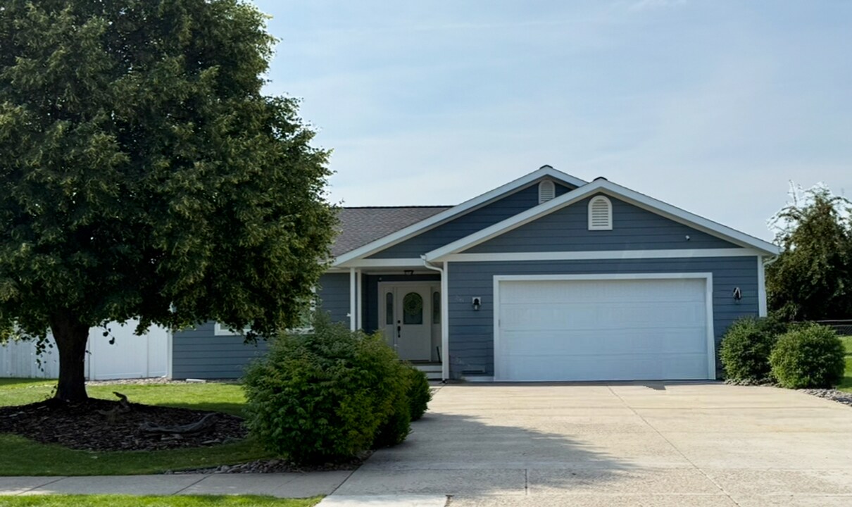 258 Buttercup Loop in Kalispell, MT - Foto de edificio