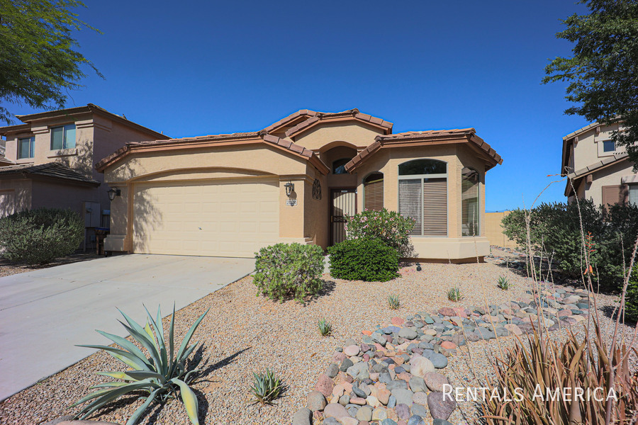 28514 N Desert Hills Dr in Queen Creek, AZ - Building Photo