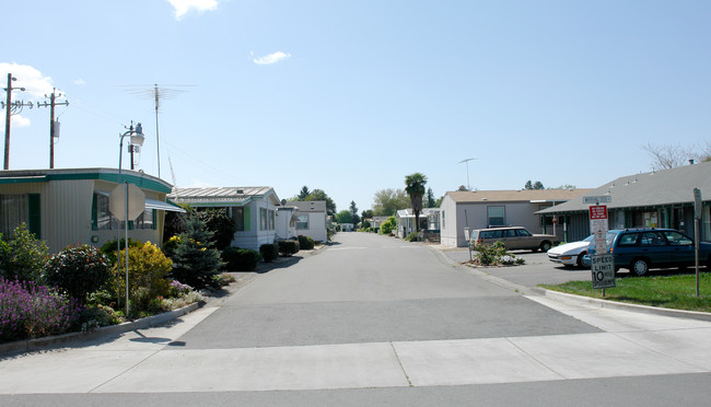 Stonegate Mobile Home Park in Fulton, CA - Building Photo - Building Photo