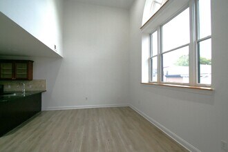 769 MONTGOMERY St in Jersey City, NJ - Building Photo - Building Photo