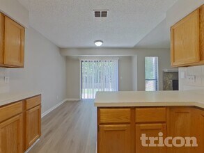 7412 Amandas Crossing Dr N, Unit 435 in Jacksonville, FL - Building Photo - Building Photo