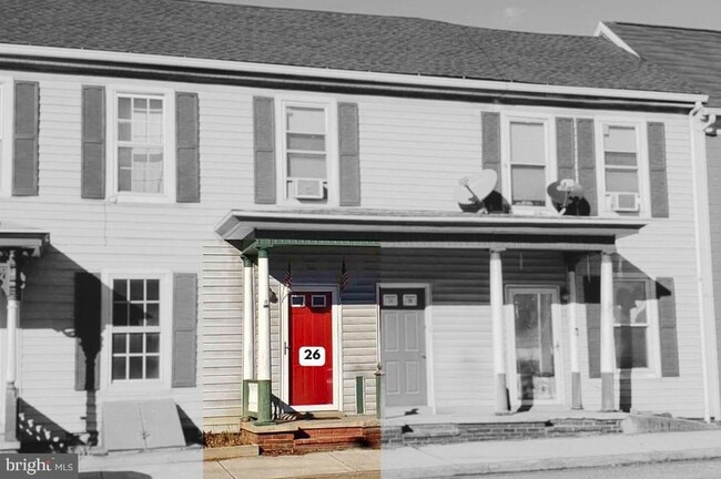 26 W Main St in New Bloomfield, PA - Foto de edificio - Building Photo