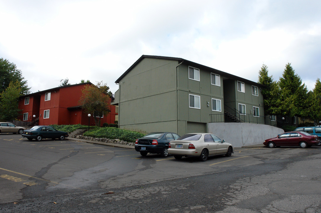 Cedar Crest apartments in Salem, OR - Foto de edificio