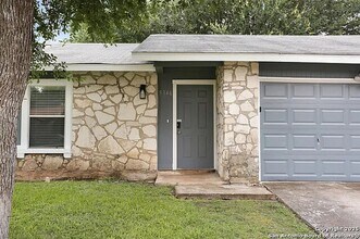 5146 Tom Stafford Dr in San Antonio, TX - Building Photo - Building Photo