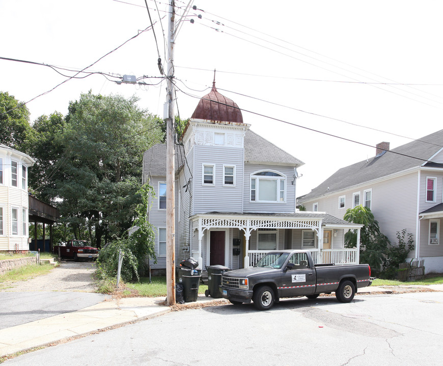 39 Fairmount St in Norwich, CT - Foto de edificio