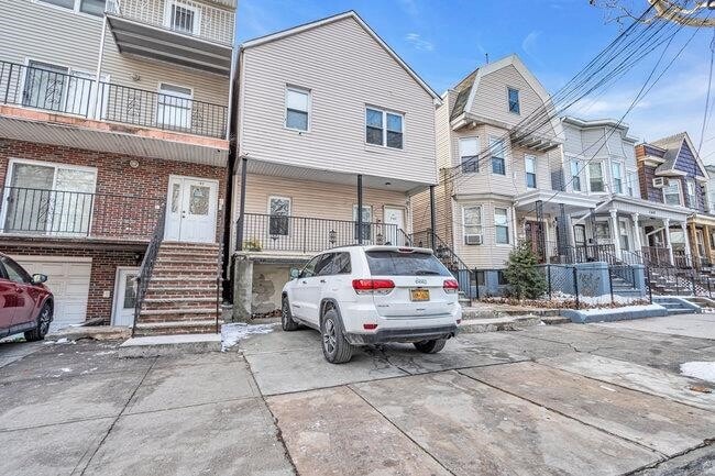 165 Winfield Ave in Jersey City, NJ - Building Photo - Building Photo
