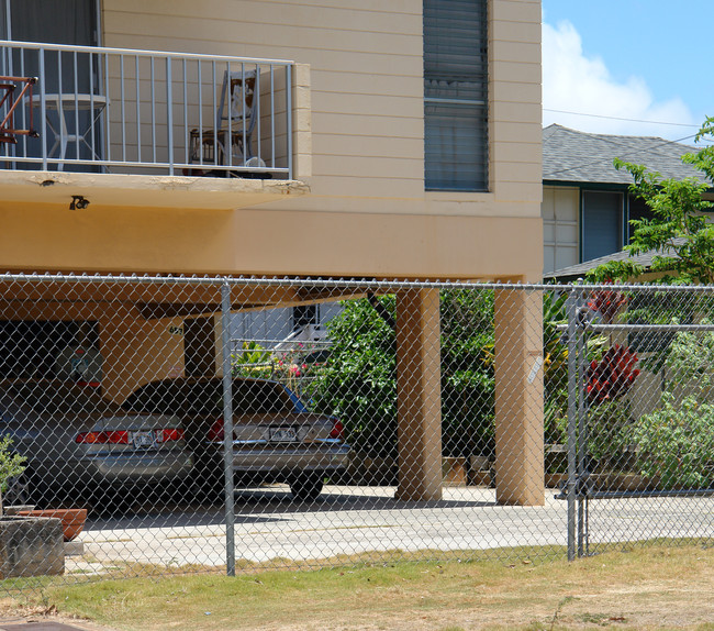 657 Hausten St in Honolulu, HI - Building Photo - Building Photo