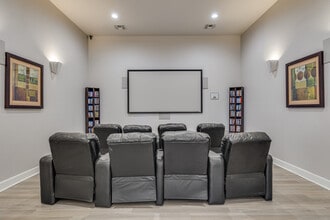 The Villas At Camelback Crossing in Glendale, AZ - Foto de edificio - Interior Photo
