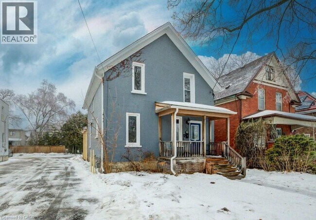 52 Chapel St in Kitchener, ON - Building Photo - Building Photo