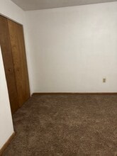 Black Hawk Village in Burlington, IA - Foto de edificio - Building Photo