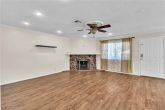 1345 Cinder Rock Dr in Las Vegas, NV - Building Photo - Building Photo