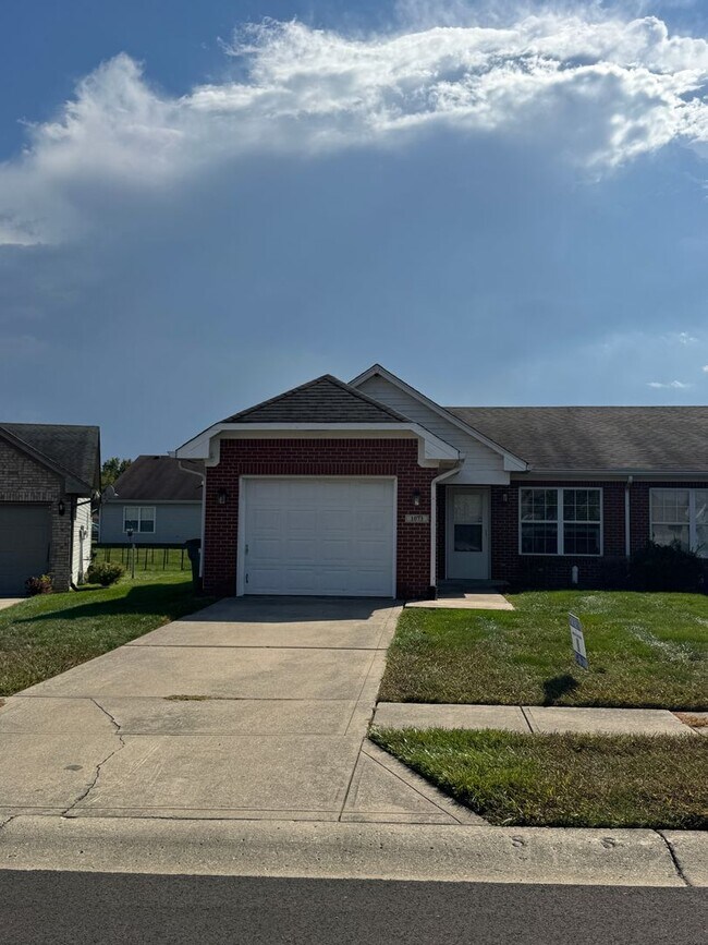 1073 Fairlane Ct in Franklin, IN - Building Photo - Building Photo