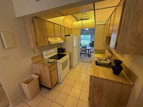 8405 NW 61st St in Tamarac, FL - Building Photo - Building Photo