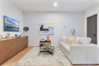 398 NE 5th St, Unit SI ID1372286P in Miami, FL - Foto de edificio - Building Photo