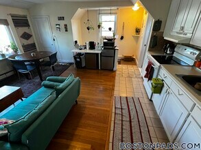 9 Cedar St, Unit 3 in Cambridge, MA - Foto de edificio - Building Photo