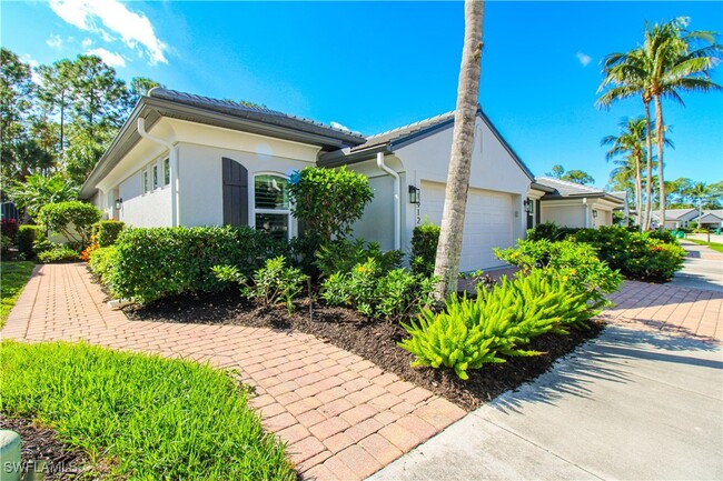 1912 Tarpon Bay Dr N in Naples, FL - Building Photo - Building Photo