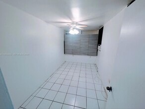 1825 Harding St, Unit 5 in Hollywood, FL - Building Photo - Building Photo