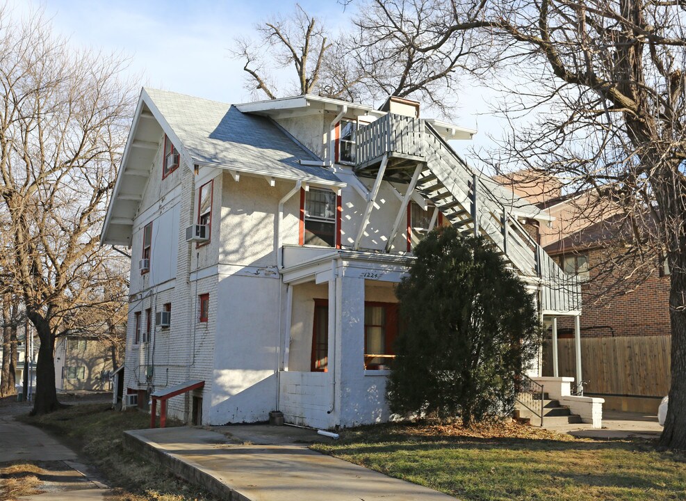 1224 S 21st St in Lincoln, NE - Foto de edificio