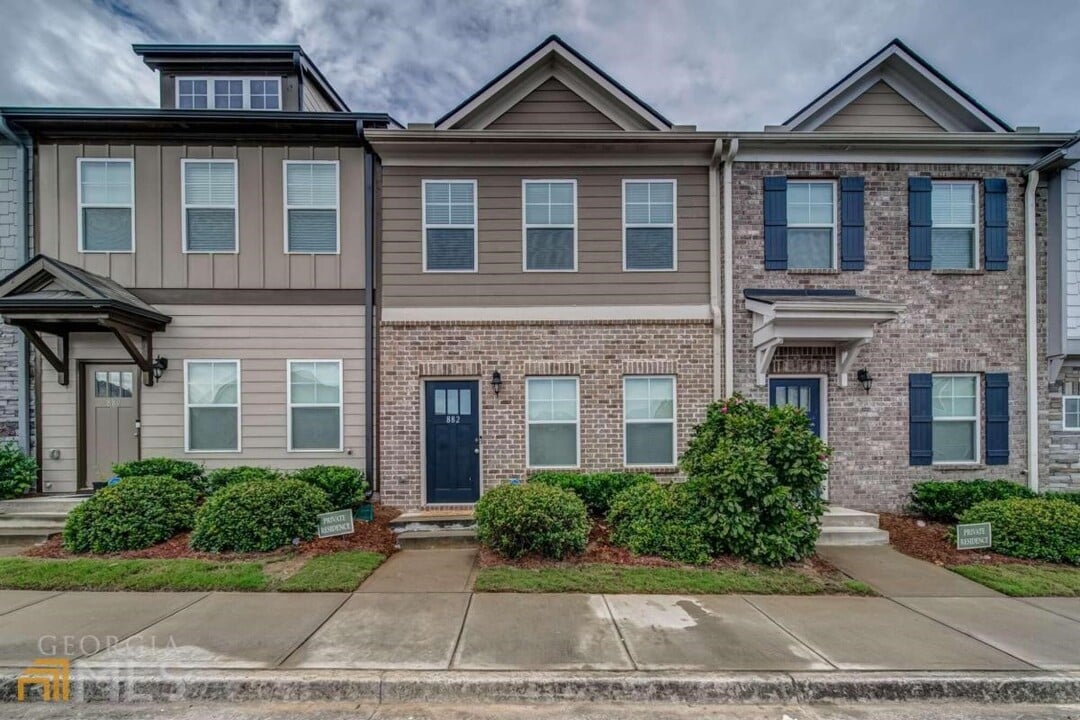 882 Ambient Way SW in Atlanta, GA - Foto de edificio
