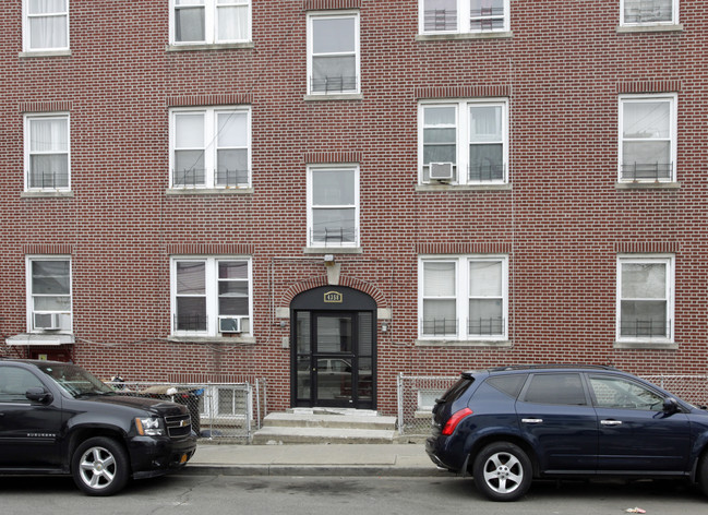 4358 Richardson Ave in Bronx, NY - Foto de edificio - Building Photo