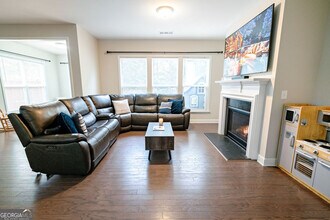 107 Fairgate Dr in Peachtree City, GA - Foto de edificio - Building Photo