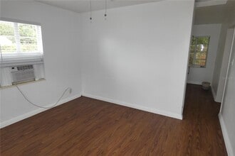 2567 15th Ave N in St. Petersburg, FL - Building Photo - Building Photo