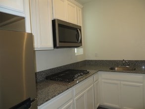 1388-1390 Dairy Dr in Tracy, CA - Building Photo - Building Photo