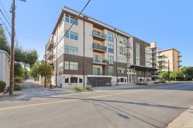 property at 908 Nueces St