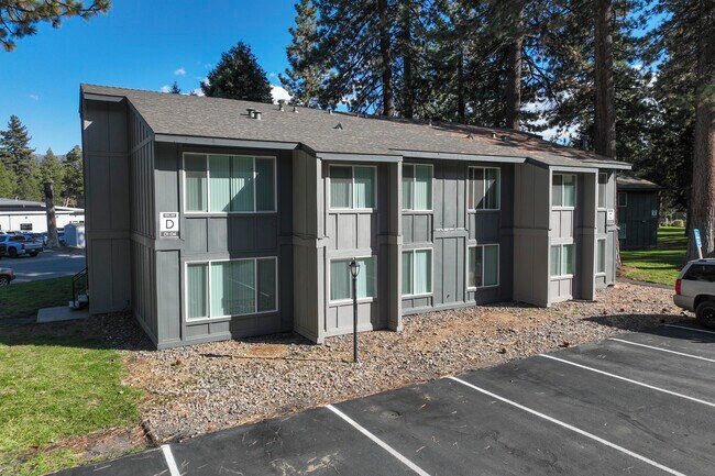 Sierra Vista in South Lake Tahoe, CA - Building Photo - Building Photo