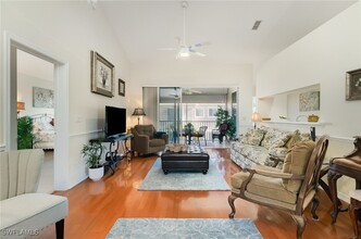 76 4th St in Bonita Springs, FL - Building Photo - Building Photo