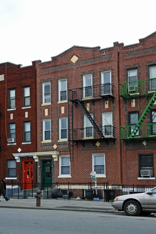 501 Mcdonald Ave in Brooklyn, NY - Building Photo - Building Photo