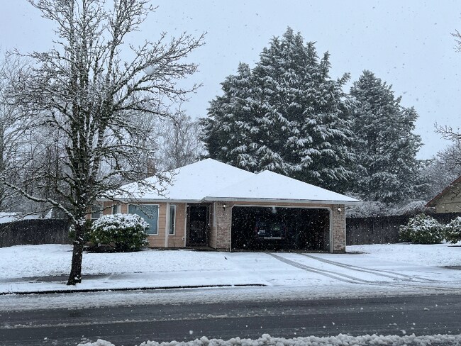 property at 2502 SE Briarwood Dr