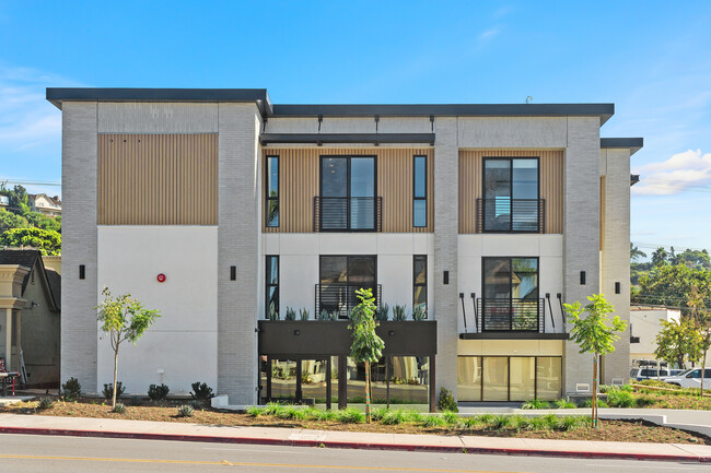 Sea + Stone in La Jolla, CA - Foto de edificio - Building Photo